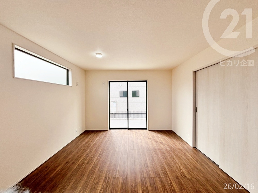  LDK�̓쑋�̐��ʂɂ�8�����̕ǁB�J���������A�ł����邳�͊m�ہB�l�ڂ��C�ɂ����̂т̂тƉ߂����������ɂ����߁B