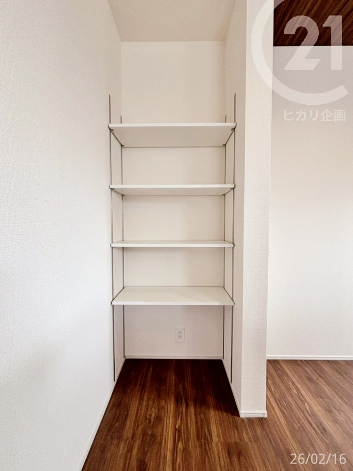  ���I�t���ł��B���܂��܂Ƃ����X�g�b�N�i�Ȃǂ�u���Ă����̂ɖ𗧂������ł��ˁB