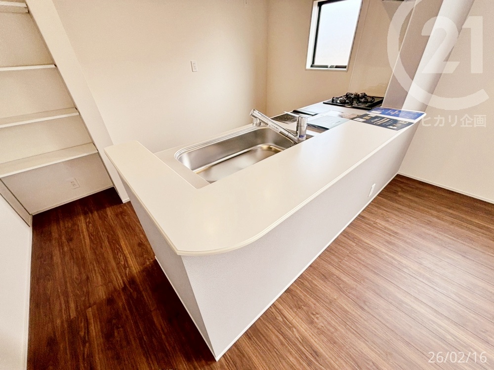  �������̎󂯓n���ȂǂɁA��U���M��u����J�E���^�[������ƕ֗��ł���