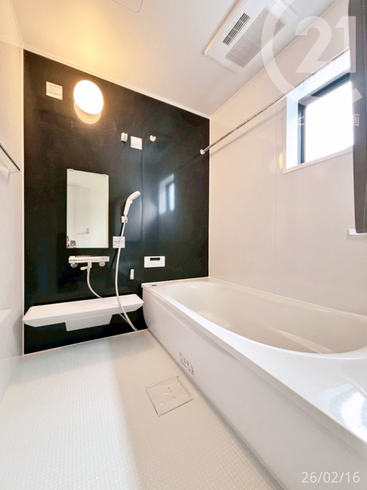  �������C�����g�[�@�t���̃o�X���[���B�ԕ��̋G�߂ȂǁA�ߗފ����ł����􂵂܂��B