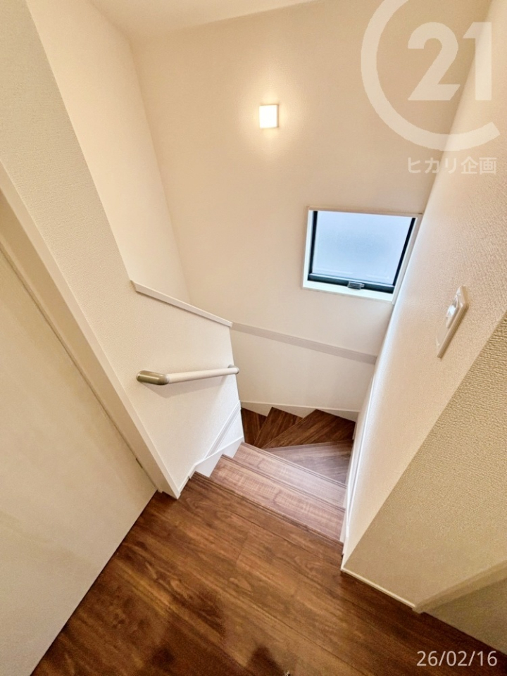  �K�i�z�[���Ɏ肷��L�B���������������̂ŁA�����͏Ɩ����I�t�ɂ��Ă��Ă��Â����܂���B