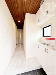  ���փz�[�������͐Ζڒ��t���A�^�C���{�ؖړV��Ŋi���������͋C�B