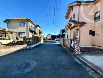  �O�ʓ��H�͑܏��H�ɂȂ��Ă���A�Z�l�ȊO�̏o���肪�قƂ�ǂȂ������������Z���ł��B