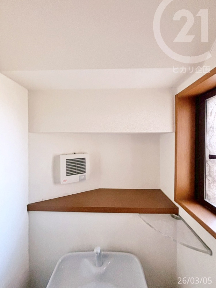  ��1F�g�C�����F���܂�C���e���A���u����X�y�[�X����B