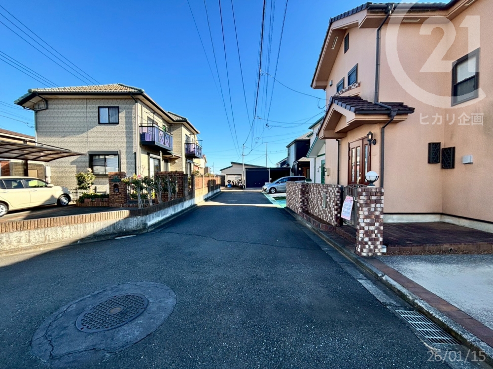  �O�ʓ��H�͑܏��H�ɂȂ��Ă���A�Z�l�ȊO�̏o���肪�قƂ�ǂȂ������������Z���ł��B