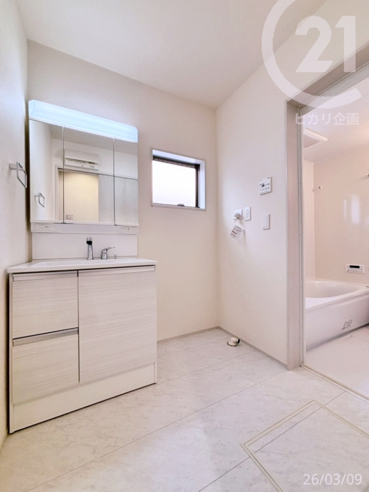  �����ʎ����O�ʋ��t���̐��ʉ��ϑ�B