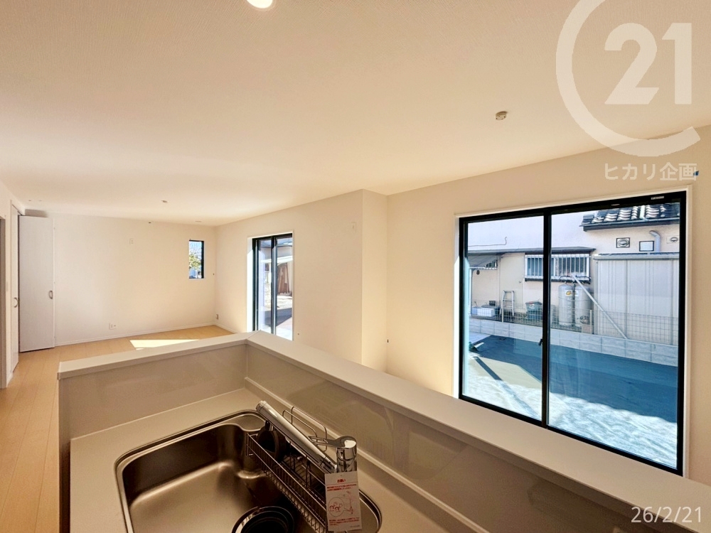  ���L�b�`�������r���O�����n����ΖʃL�b�`���B�Ƒ��̗l�q�������Ȃ��炨�������ł��܂��B