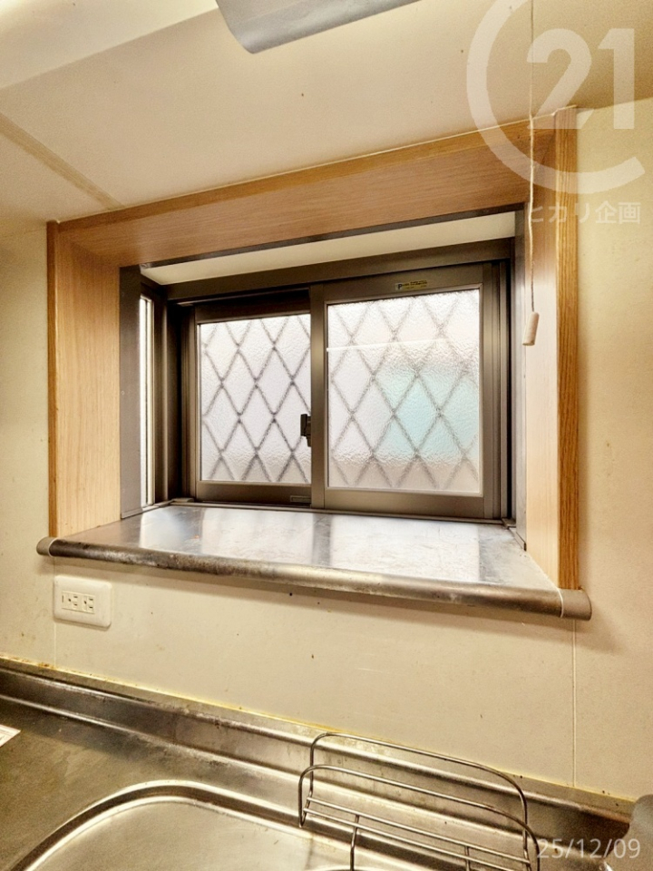  �L�b�`���̑��͏o���ɂȂ��Ă��邽�߁A������ƕ���u������ɂ��֗���