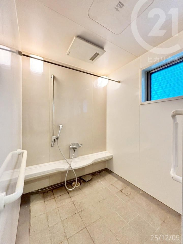  ���V�����[�������t�H�[���Ń��j�b�g�o�X�Ɍ������\�ł��B�i�ʓr��p���K�v�ł��B�ڍׂ͂��₢���킹���������B�j