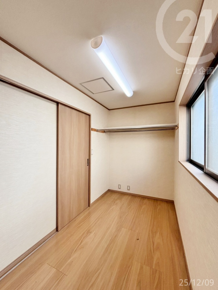  ��WIC���n���K�[�|�[�����ݒu����Ă���A�����h���[���[�����t�@�~���[�N���[�[�b�g�ɂ��Ă��ǂ������B