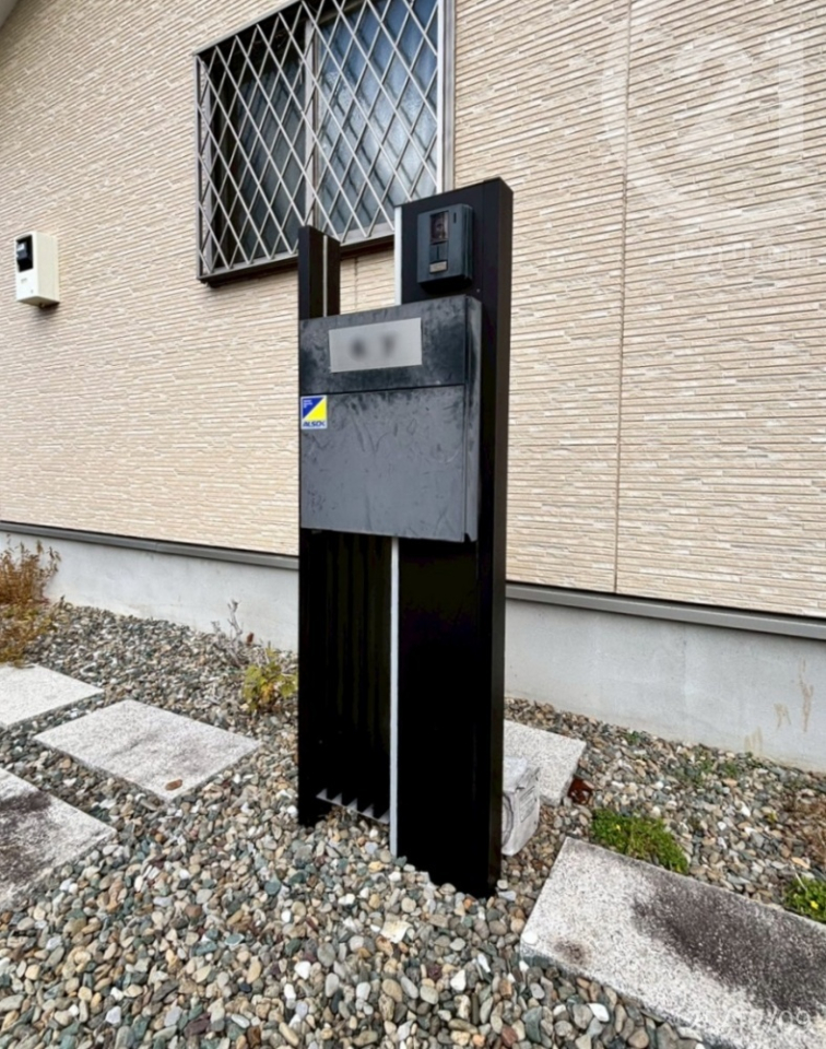  ���j�^�[�t���C���^�[�z���ݒu�ς݂ł��B