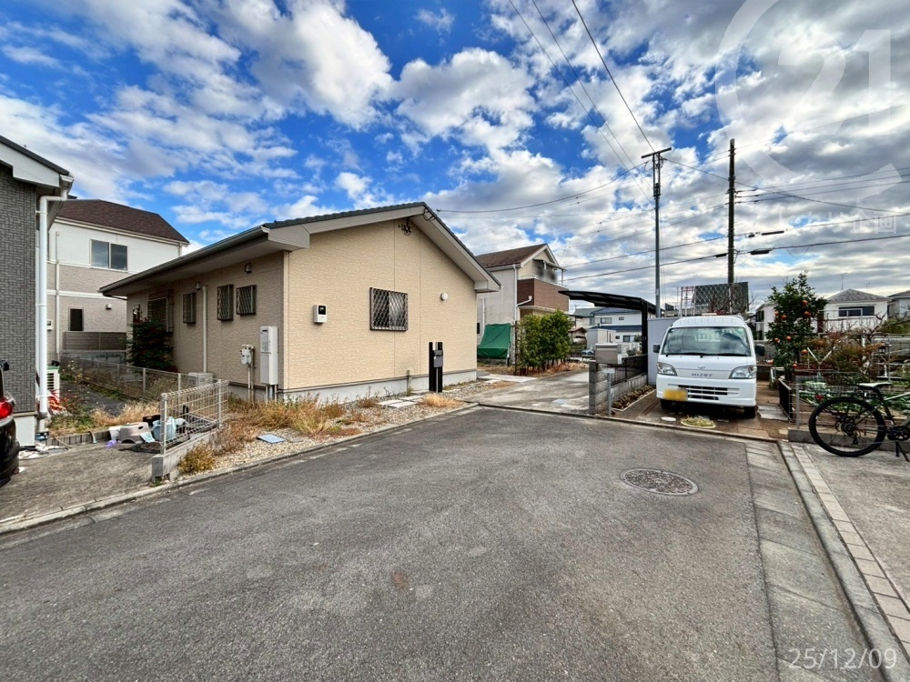  �k��������5���E����