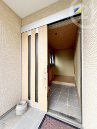  �Ԃ�����x�r�[�J�[�̏o����������₷���X���C�h���̌��փh�A�ł��B