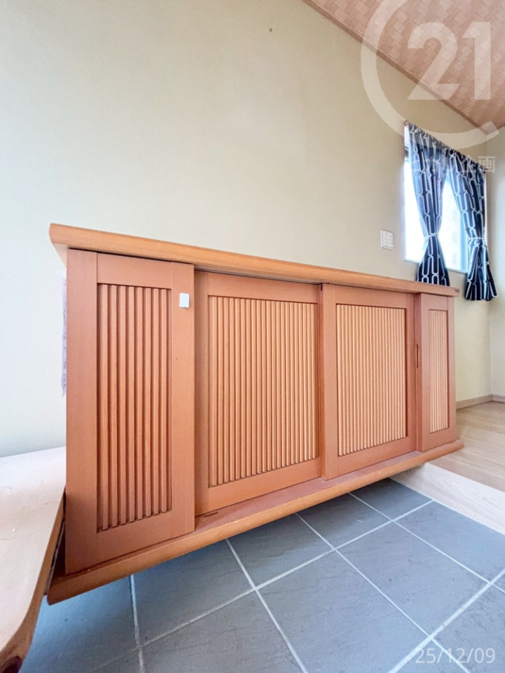  �V���[�Y�{�b�N�X����B���ւ���������Еt���܂��B