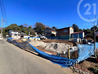  �������3�E4��摤�B�������H�ɖʂ��Ă��܂��B