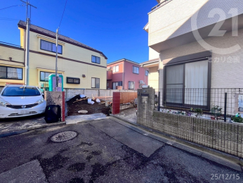  ���H�̈�ԉ��Ɉʒu���Ă���A���H����̎����������X�y�[�X�ɓ���ɂ����ł��B