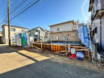  �k�����H�ɖʂ����v���C�o�V�[���̍����Z�܂��ł��B