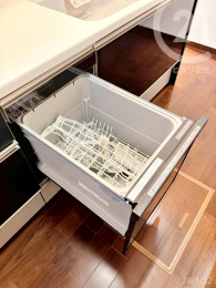  ���L�b�`�����H���t���Ŗ����̉Ǝ��Z�k��󂢂����ԂŉƑ����Ԃ��߂����܂��B