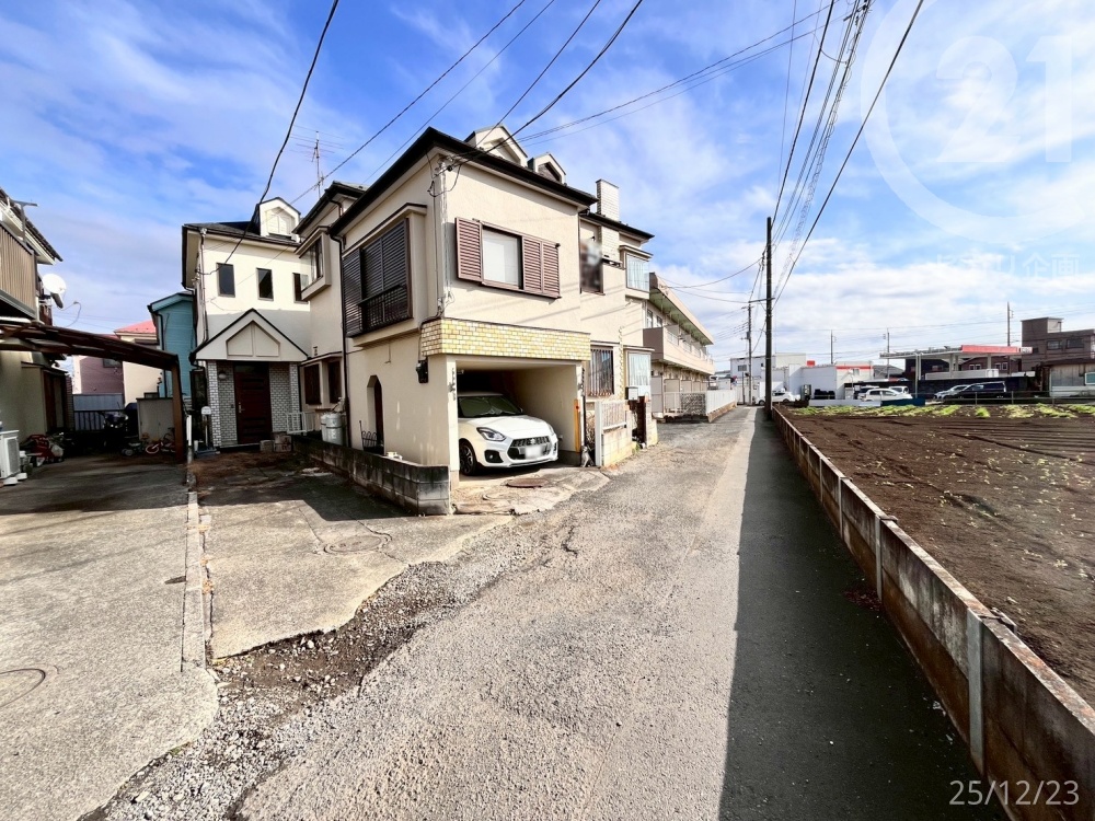 ���n�y�n�ʐ^  ���H���牜�܂������ƕ~�n�ɂ����̂ŁA�v���C�o�V�[���̍����y�n�ł���