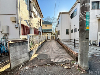  �J�[�X�y�[�X�͕��ʎ�1��{�y������1��قǂ��~�߂���傫���B