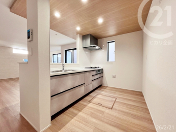  ���L�b�`�����������[�t���ŁA���H��܂Ƃߔ����̃X�g�b�N�����S���ĕۊǂł��܂��B