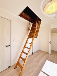  ��2F�E�m��6�������������[�ɑ�����q