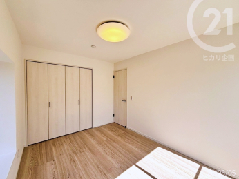  ��2F�E�����m��6�����o���R�j�[�ɖʂ��J�����̂����Ԃł��B