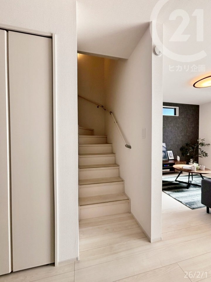  ��LDK���Ƒ��̐G�ꍇ���������郊�r���O�C���K�i�B