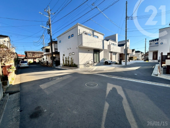  �O�ʓ��H�͑܏����ɂȂ��Ă���̂ŎԒʂ菭�Ȃ����S�ł���