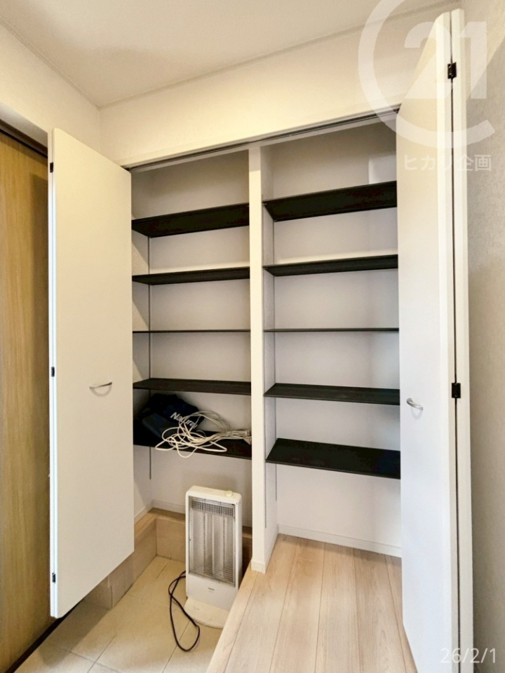  �����֎��[�����ɂ͉��I���ݒu����Ă��܂��B