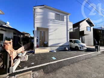  ���֑O���A�X�t�@���g�y�Ԃ�~���Ă��āA���ւ�y�����Ԃ̒��ԂȂǂɊ��p�\�ł��B