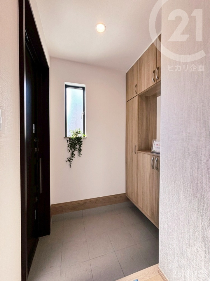  �����ց�