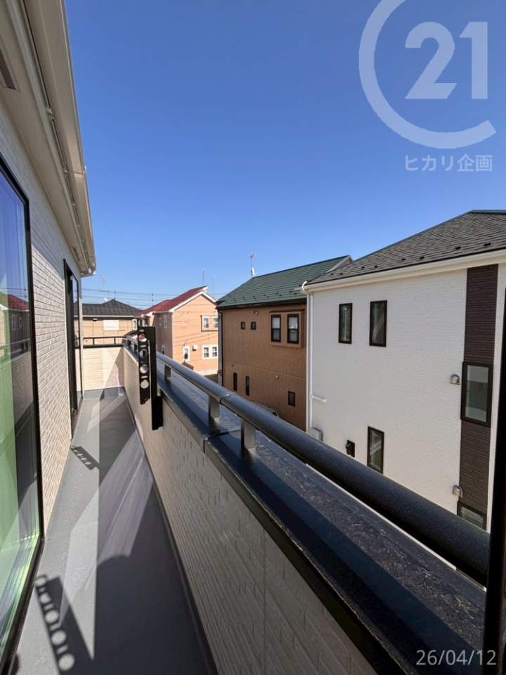  2���ɖʂ������C�h�X�p���o���R�j�[