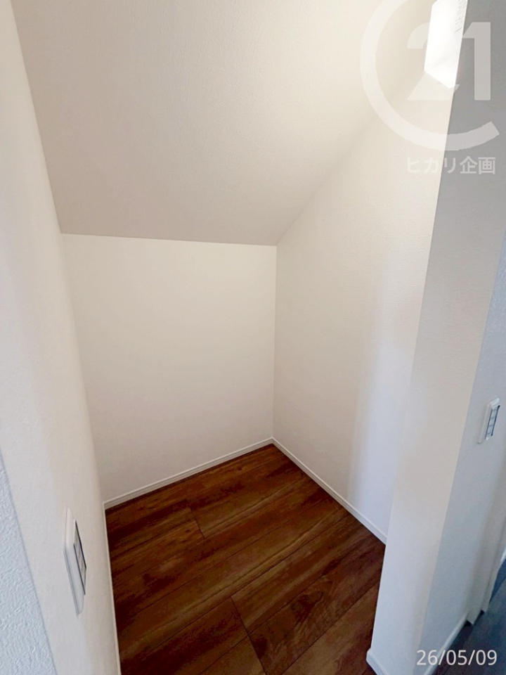  ��2F�E�z�[���N���[�N���|���������p�i�A�G�ߕ��̎��[�ɂ��֗��B�Ƒ����L�Ŏg���₷�����[�X�y�[�X�ł��B