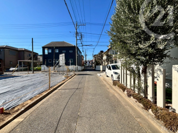  �k������4���E����