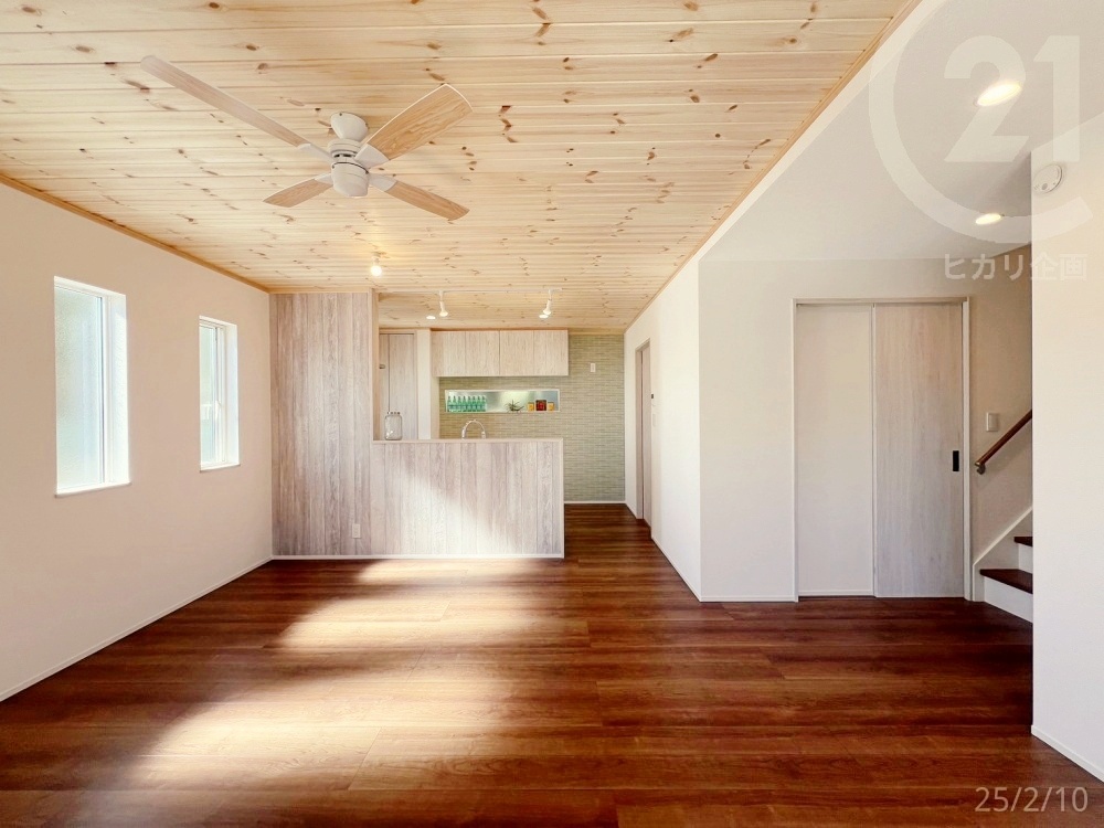  �{�H��y�[�W�����N����A���̕����Ɠ�����Ђ̎{�H������������������܂��B�i�摜�͓�������Ђɂ��{�H����ʐ^�ł��B�j