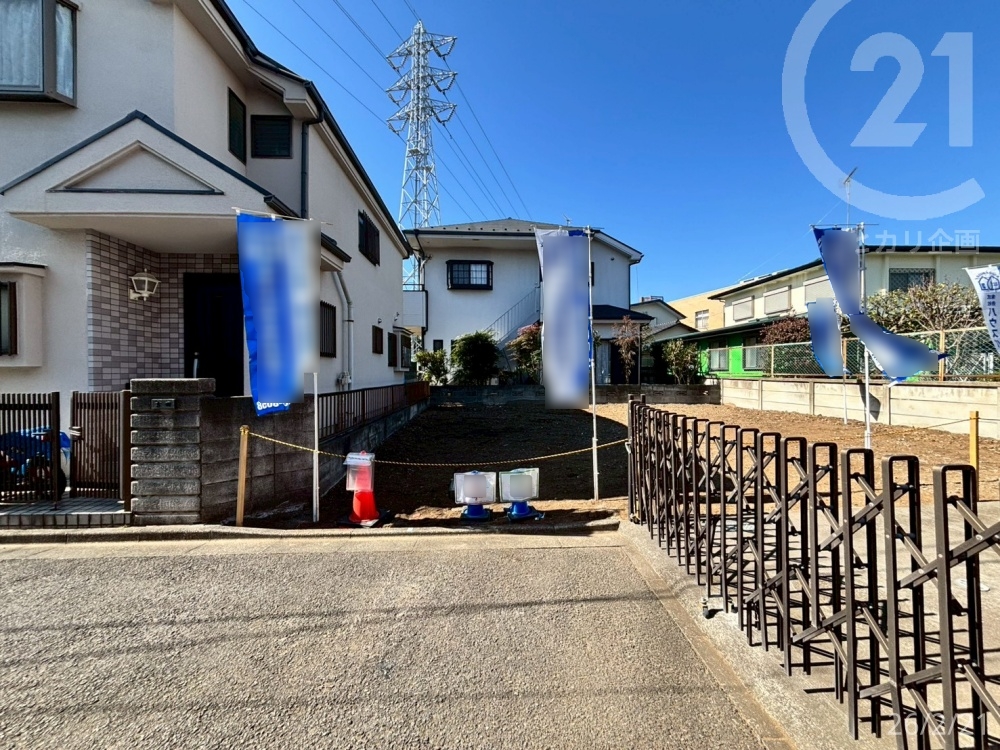  �~�n�͓��H�ɑ΂��Ė�3.81m�ʂ��Ă��܂��B