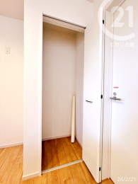  �L�b�`���w�ʂɂ͎��[�X�y�[�X����