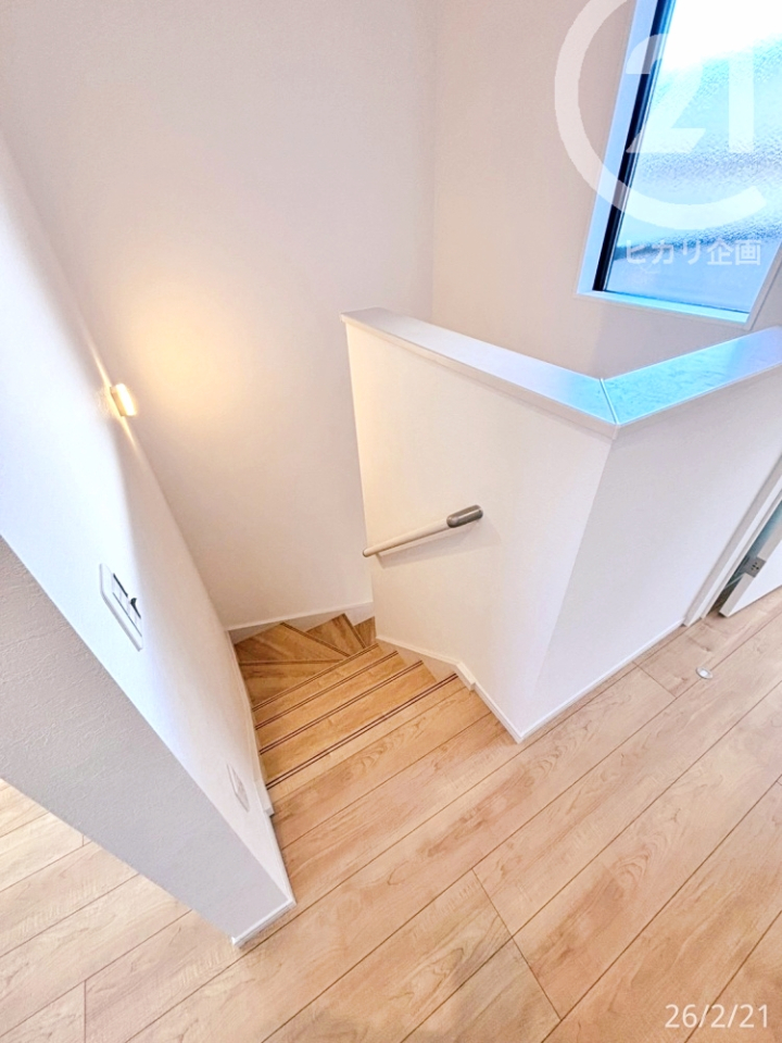  �肷��t���̊K�i�ŏ�艺������S�ł��B