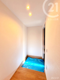  �����ց�