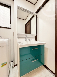  �����ʏ��i�m��8�����j�����[�����B���̐g�x�x������܂��B