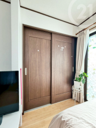  ���m��8���i�쑤�j�����[�������ߗނ����ފ֌W���X�b�L���Еt���܂��B