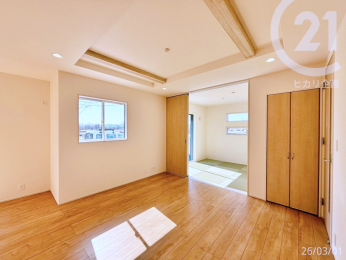  ��LDK16�����אڂ����a����3�������J����ƁA20.5����LDK�Ƃ��Ďg���܂��B