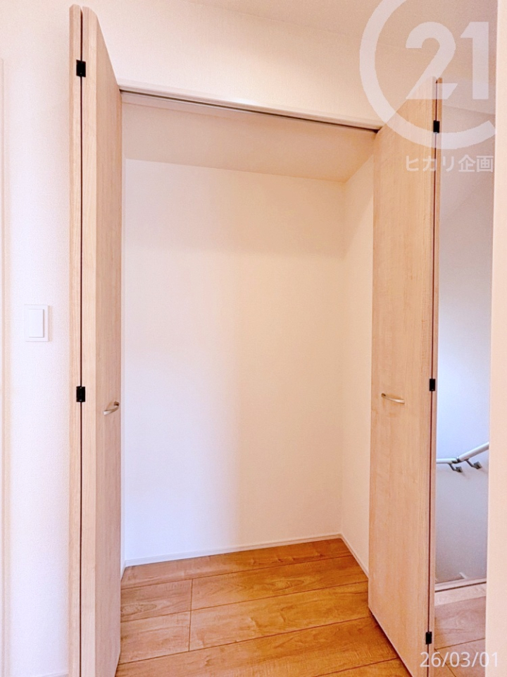  ��2F�z�[���F���[���|���p�i��X�g�b�N�Ȃǂ��Еt���z�[�����[�B