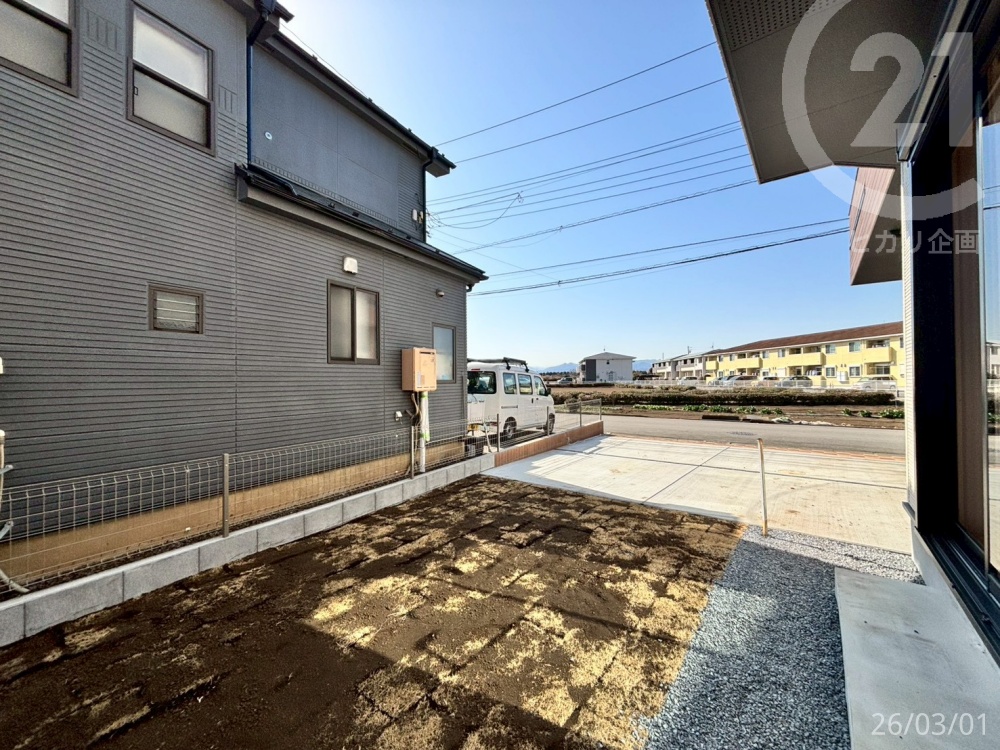  ���끄�O����t���Ȃ̂ŁA�K�[�f�j���O��ƒ�؉����y���߂܂��B