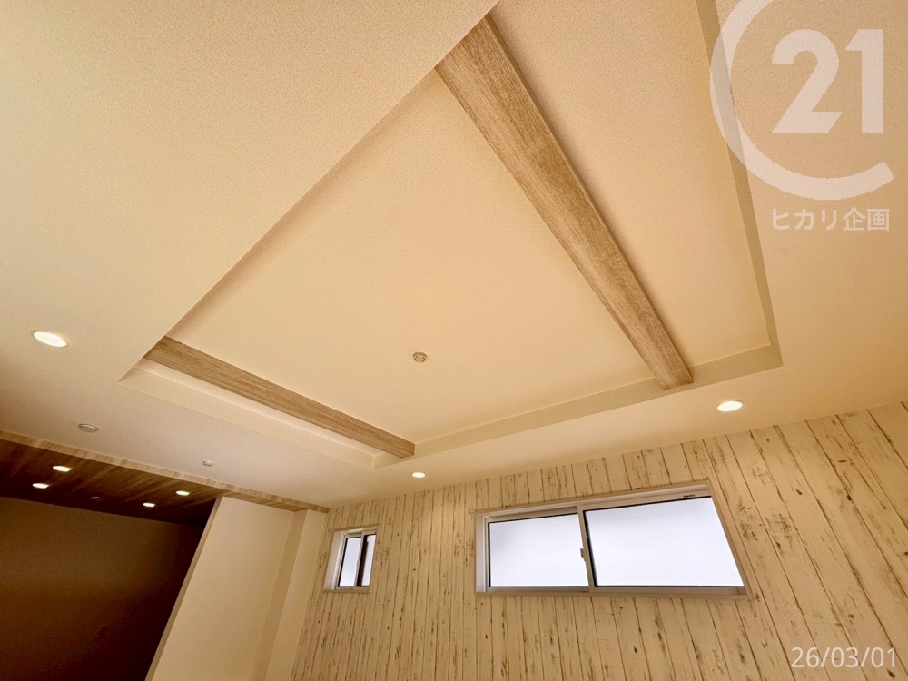  ��LDK�F15�����؂̗�����Ԃɉ����݂��v���X�B