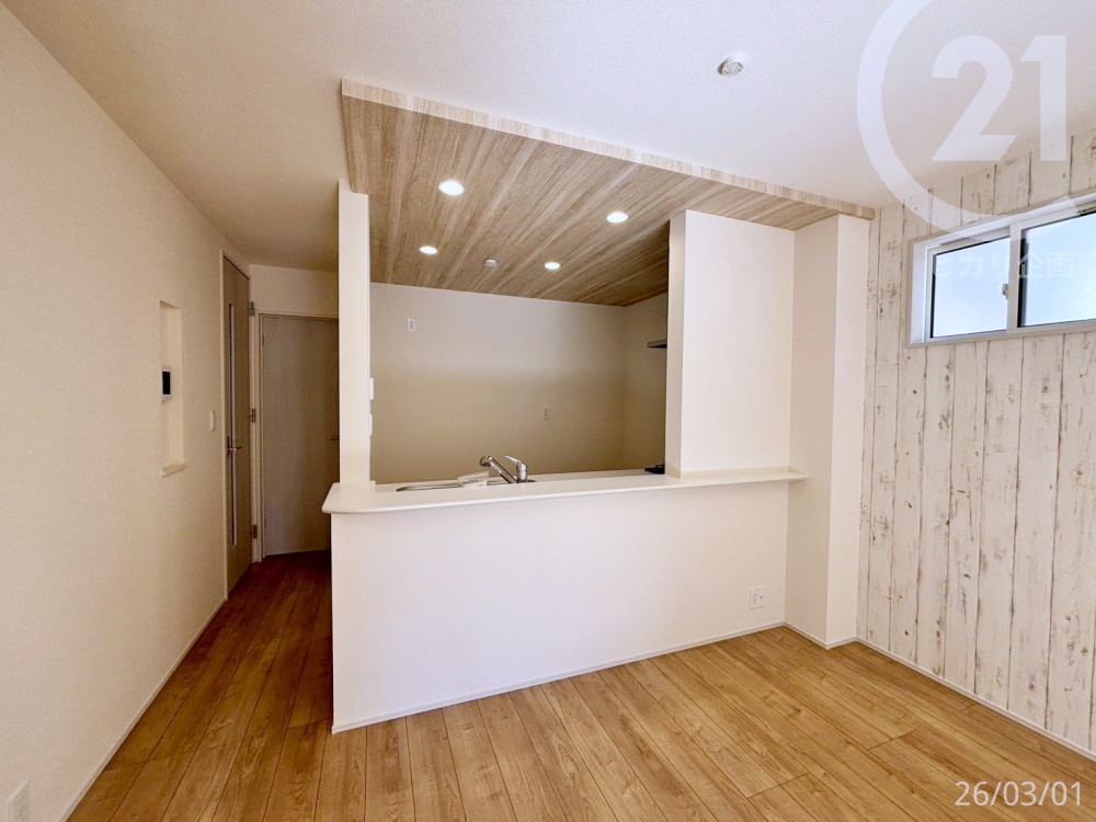  ��LDK�F15�����L�b�`�����������̓V��f�U�C���B