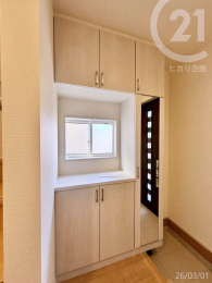  �����ց�