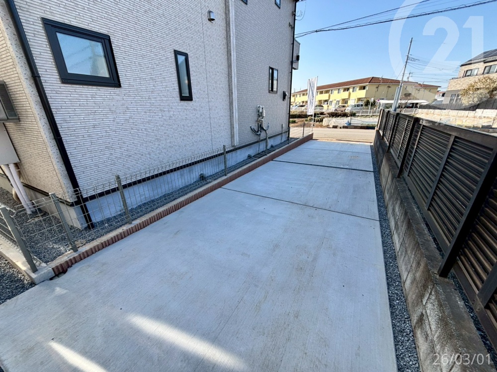  ���J�[�X�y�[�X�F�c��2�䕪��