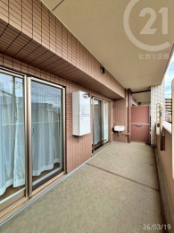  2���ɖʂ������C�h�X�p���o���R�j�[